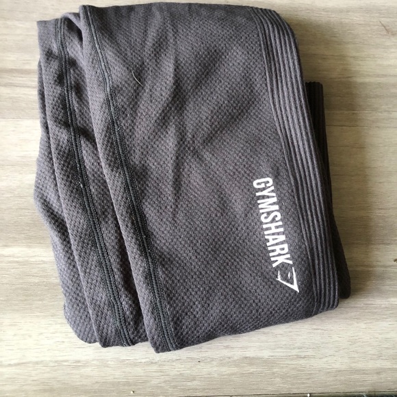 Set of two gorgeous gym shark leggings! XS - Picture 3 of 9